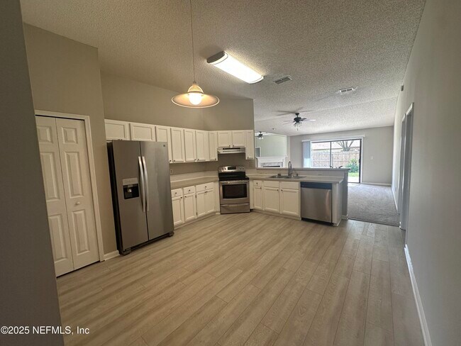 Building Photo - 345 Wildberry Ct