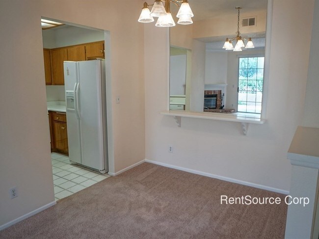 Building Photo - 23633 Del Monte Dr
