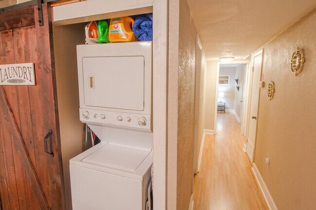 Foto del edificio - 1327 Berwyn Rd