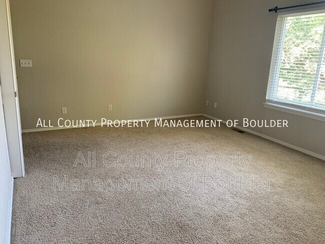 Foto del edificio - 10509 Taylor Ave