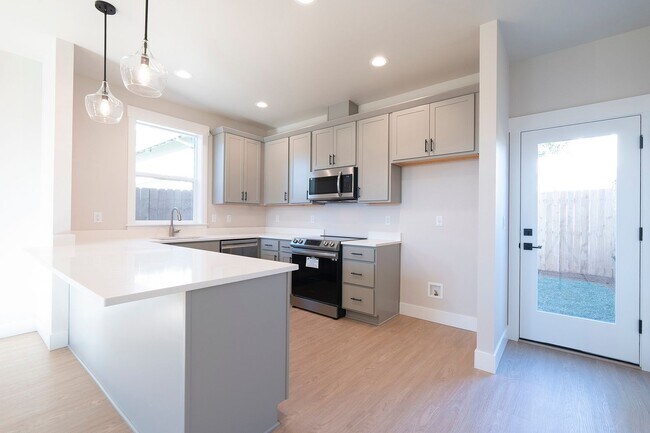 Foto del edificio - Beautiful 3 bed, 1.5 Bath SE Portland Rental Home!
