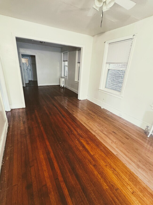 Sala de estar - 1424 Grove Ave