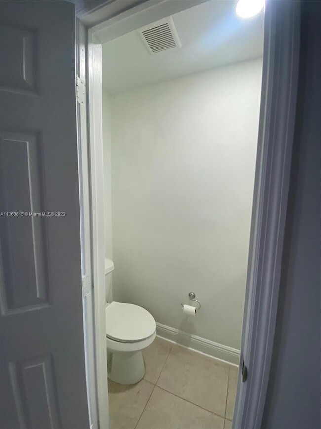 Foto del edificio - 4543 W 14th Ct