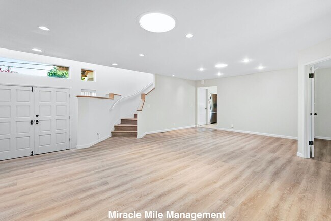 Foto del edificio - A Distinctive Home in Desirable Marinwood