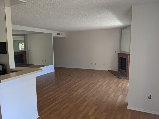 Building Photo - 11669 Rochester Ave