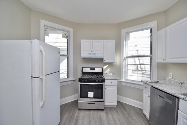 Building Photo - 623 Riddle Rd