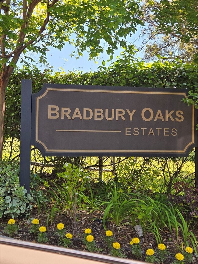 Foto del edificio - 2 Bradbury Hills Rd