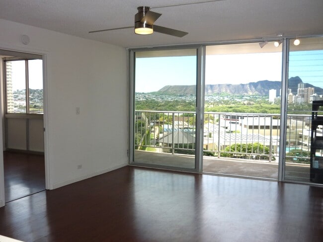 Building Photo - 2439 Kapiolani Blvd