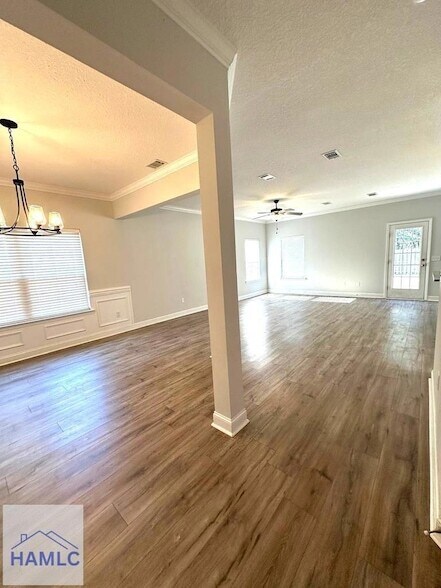 Foto del edificio - 156 Hamlet Ct