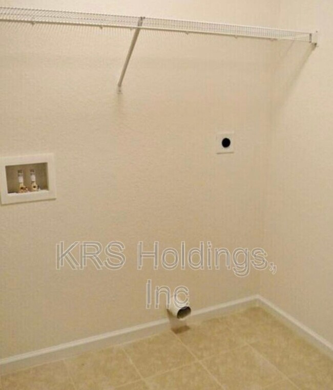 Building Photo - 1032 Middle St