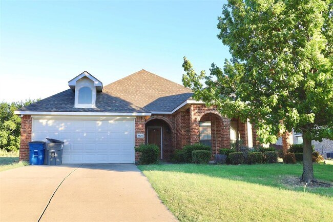 Foto del edificio - 1925 Spencer Ln