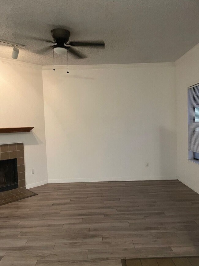 Foto del edificio - 915 W 23rd St