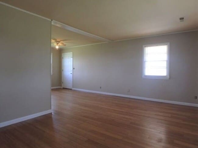 Building Photo - Nice 3 Bedroom Country House!