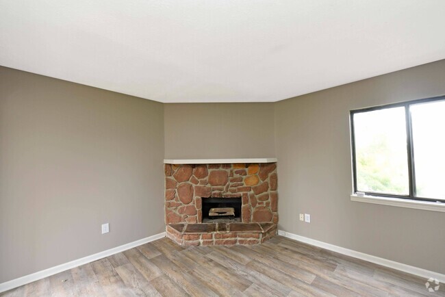 Living Room + Fireplace - Keystone Apartments