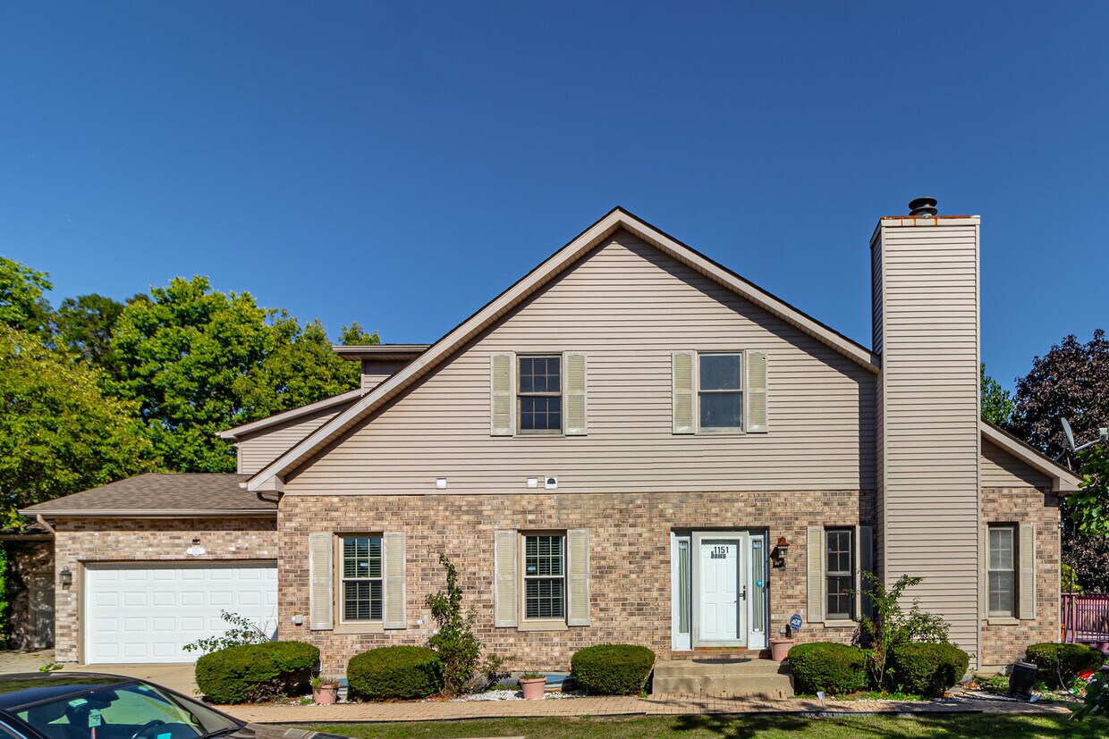 1151 Harmon Blvd, Hoffman Estates, IL 60169 Condo for Rent in Hoffman