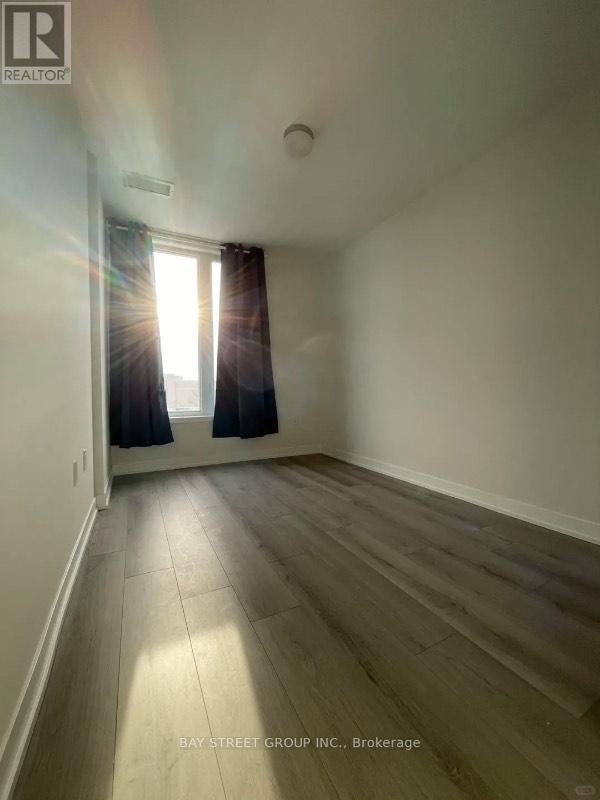 Photo du bâtiment - 317-3401 RIDGEWAY Dr