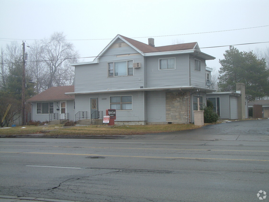 Building Photo - Rustic Lane