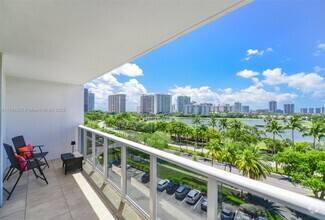 Building Photo - 3625 N Country Club Dr