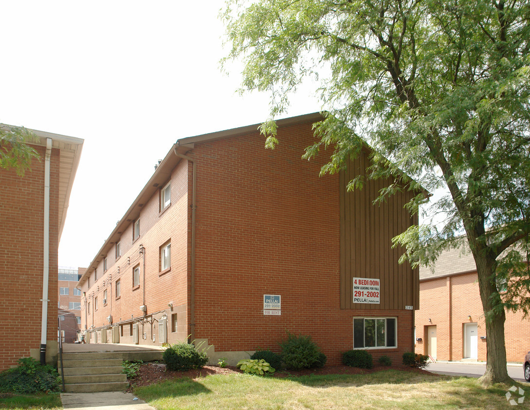 Building Photo - 245 W Norwich Ave