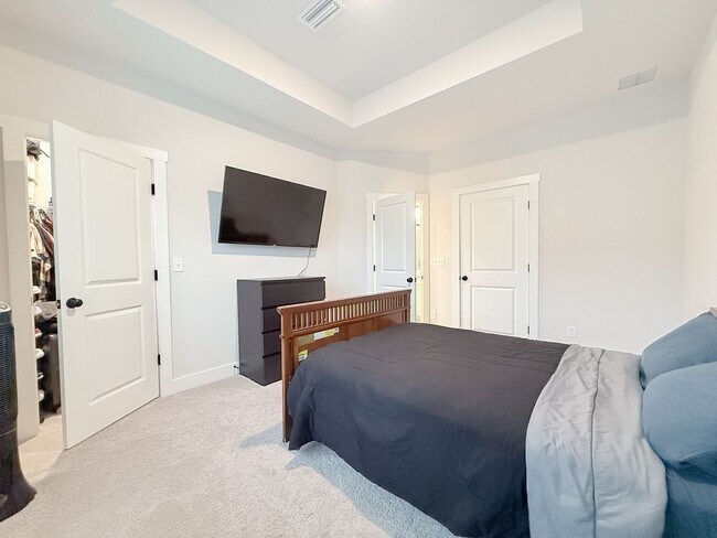 Building Photo - Resort-Style Living in eTown | Gated Community + Top Amenities