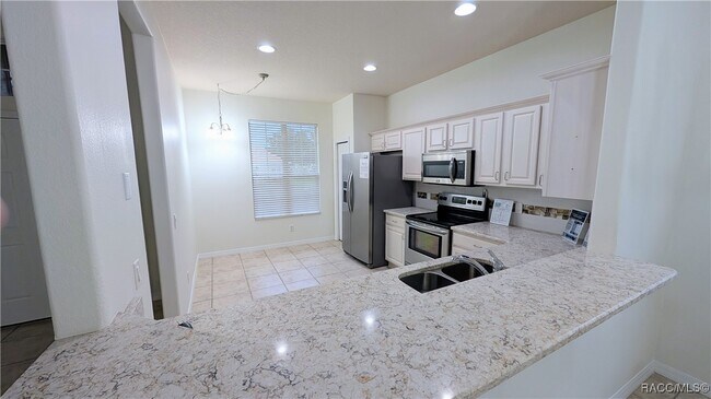 Building Photo - 856 W Silver Meadow Loop
