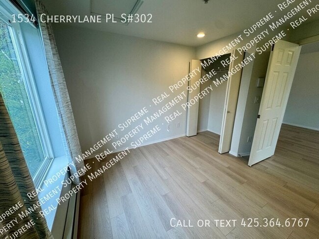 Foto del edificio - 1534 Cherrylane Pl S