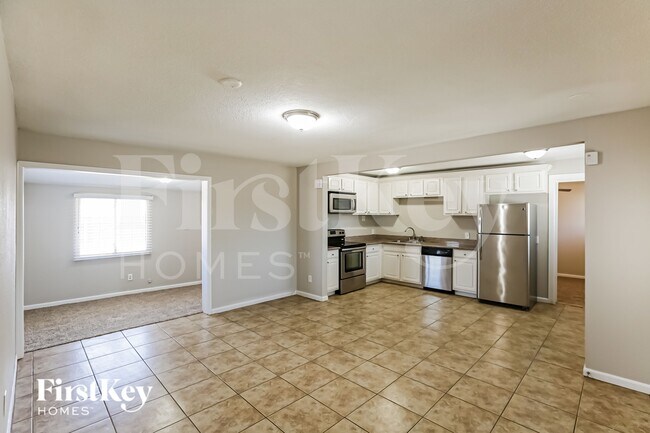 Building Photo - 2711 W Elm St