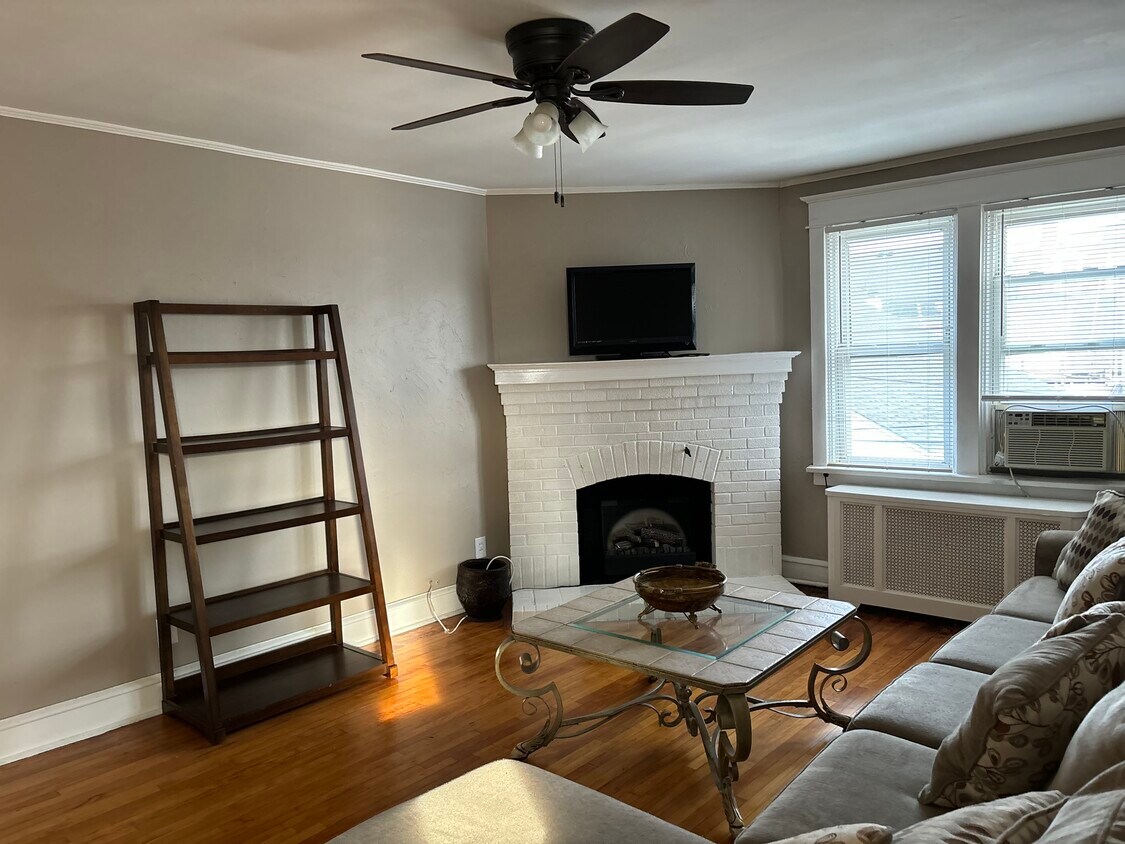 Sala de estar - 520 Cinnaminson Ave