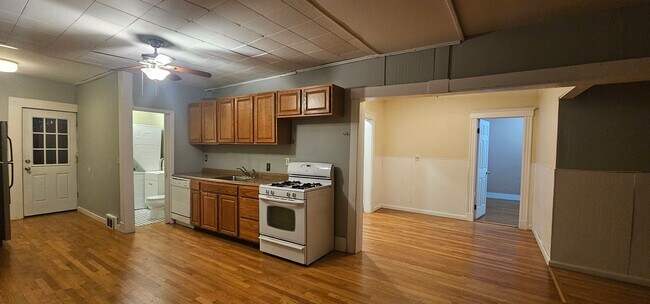 Foto del edificio - Incredible Value - Spacious Brighton 3-bed...