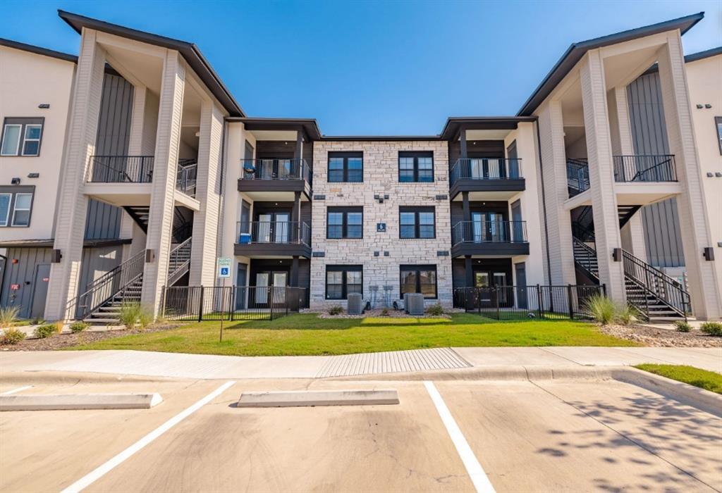 Foto principal - 13624 Dessau Rd