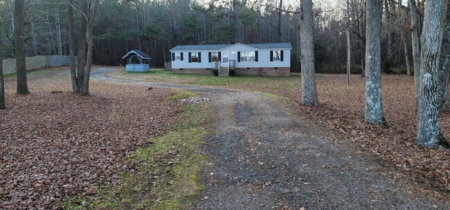Building Photo - 380 Bethlehem Church Rd