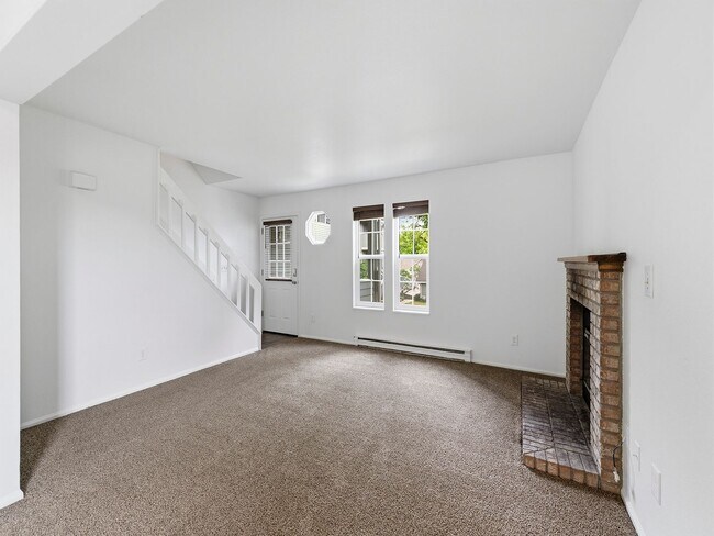 Foto del edificio - Newly Updated Throughout 2-Bed, 2.5-Bath Condo in Great Fort Collins Location!