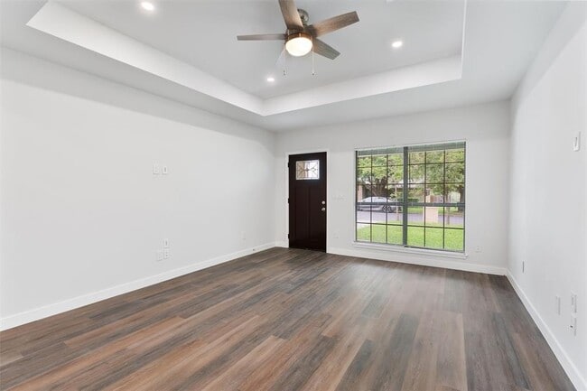 Building Photo - 4904 Russet Hill Dr
