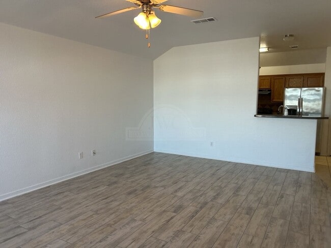 Foto del edificio - 1905 Charleston Ct