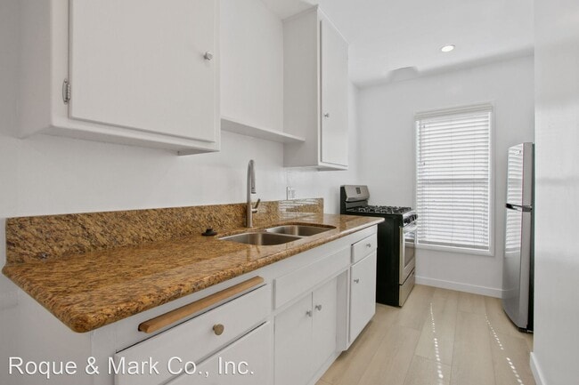 Building Photo - 2 br, 1 bath Apartment - 300 California Av...