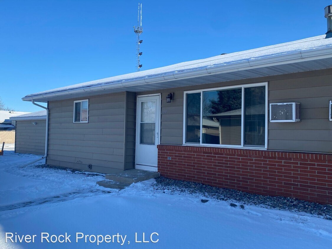Foto principal - 4 br, 2 bath House - 601 2nd Avenue West