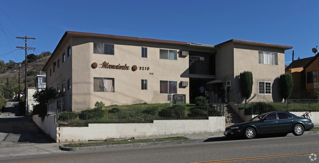 Foto principal - 3210 Pasadena Ave