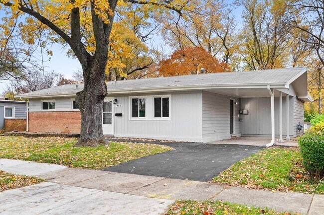 Building Photo - 465 Shabbona Dr