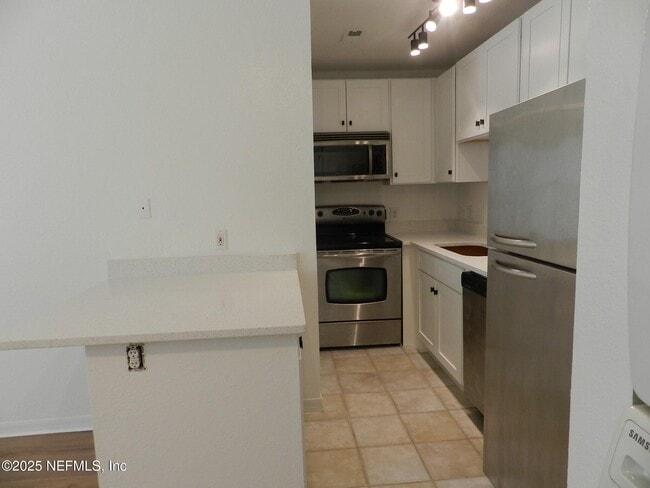 Building Photo - 13703 Richmond Park Dr N