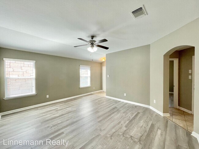 Building Photo - 3 br, 2 bath House - 9600 Raeburn Court