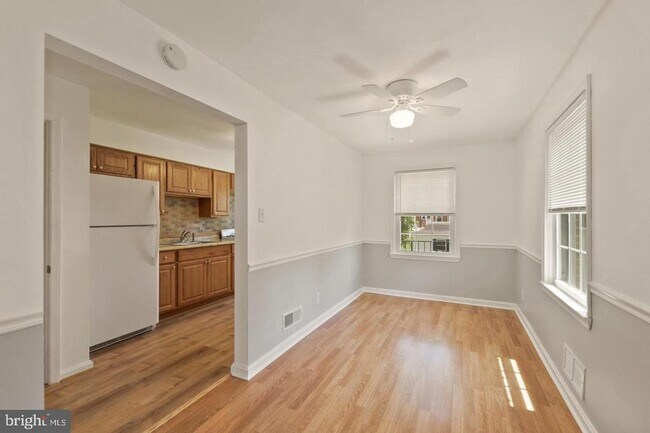 Foto del edificio - 7153 Greenwood Ave