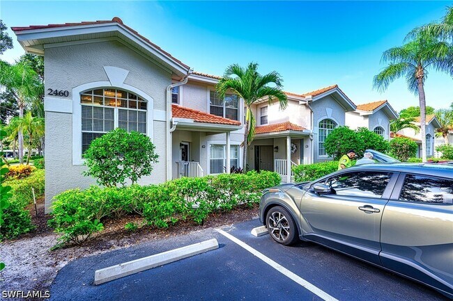 Foto del edificio - 2460 Old Groves Rd