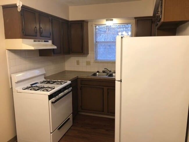 Building Photo - Wilmich Apartments, Akron OH - 1bed/1bath