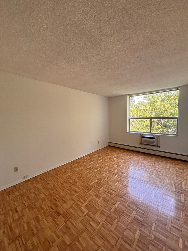 Building Photo - 431 Daly Ave