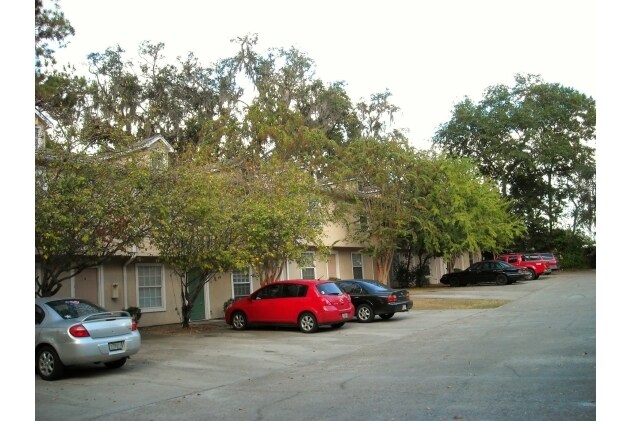 Foto del edificio - Valencia Square Townhomes