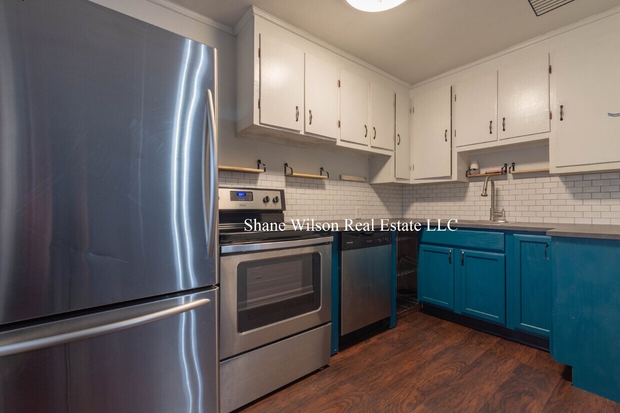 9 Beaver Ln, Rossville, GA 30741 Room for Rent in Rossville, GA