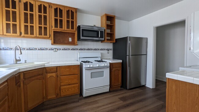 Photo - 1263 S Plymouth Blvd Apartments