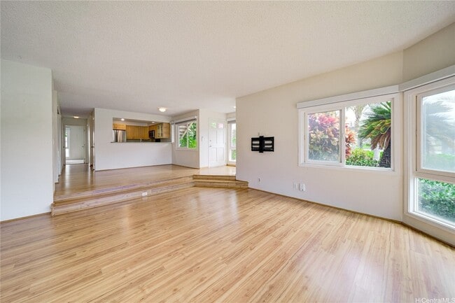 Building Photo - 7007 Hawaii Kai Dr