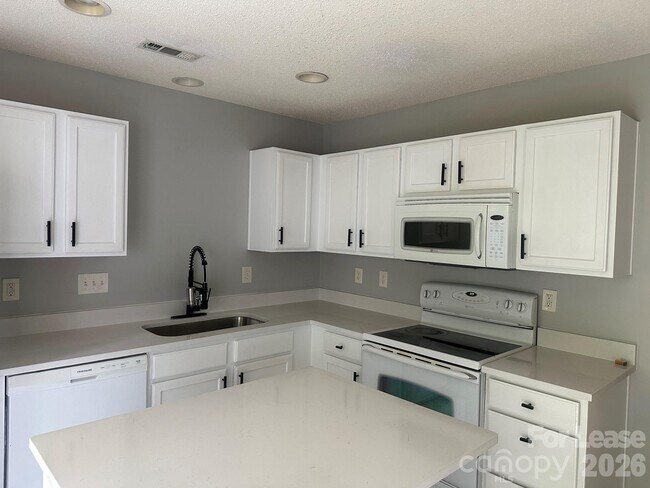 Building Photo - 5209 Ficus Tree Ln