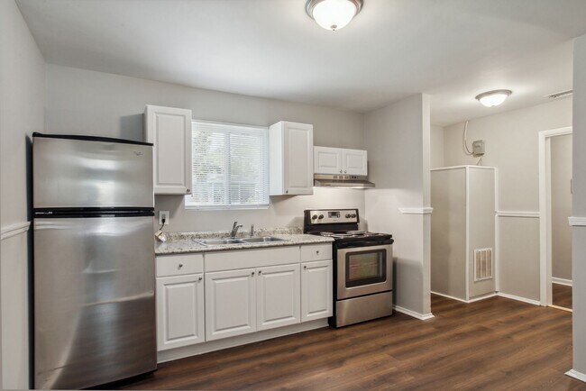 Foto del edificio - Large 3BR/1BA Eastside Savannah Home For Rent